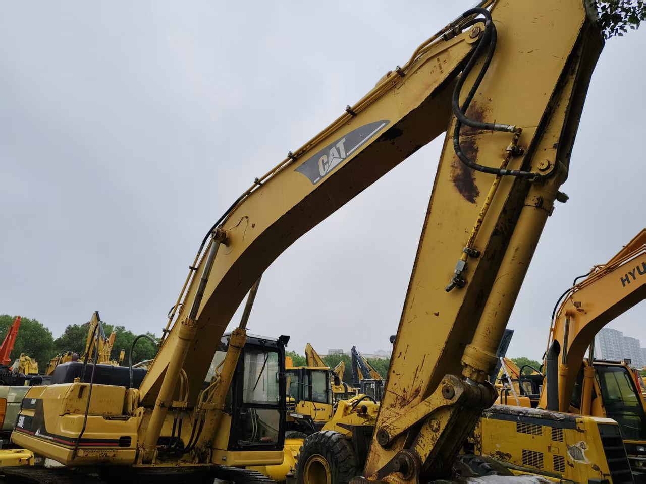 CATERPILLAR 330BL - Crawler excavator: picture 3 CATERPILLAR 330BL - Crawler excavator: picture 3