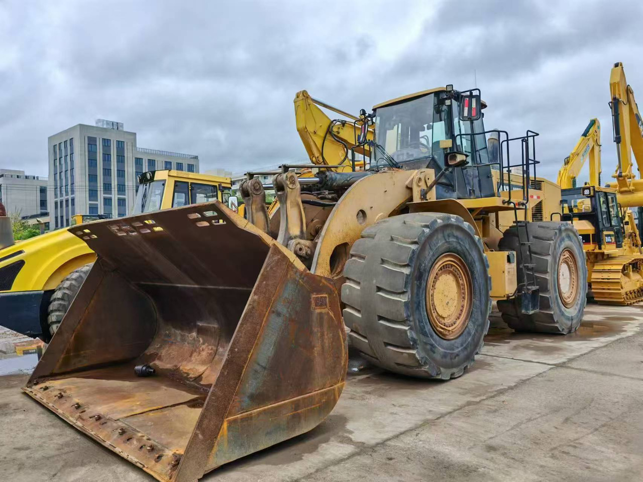CATERPILLAR 986H - Crawler loader: picture 2 CATERPILLAR 986H - Crawler loader: picture 2