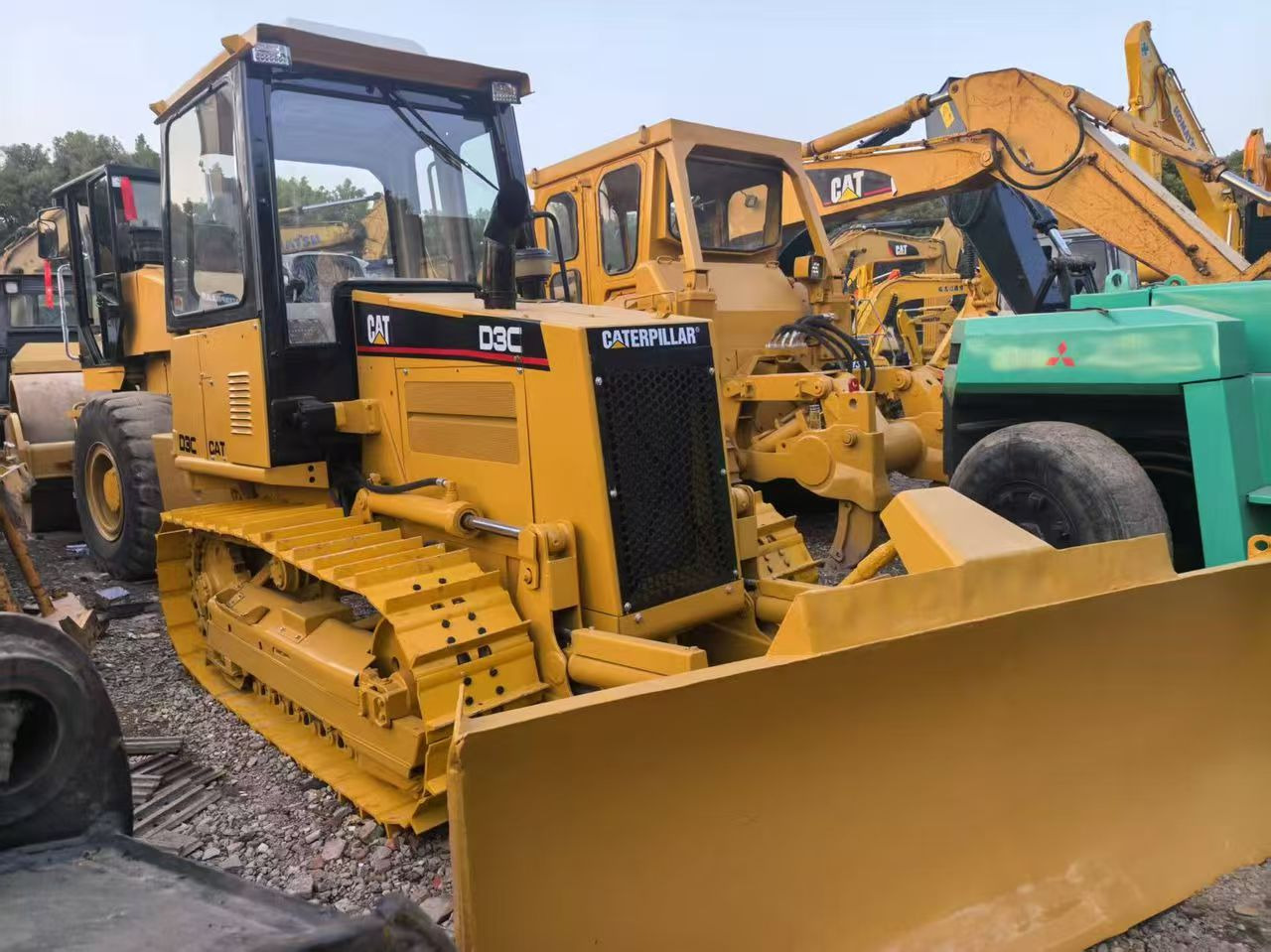 CATERPILLAR D3C - Bulldozer: picture 1 CATERPILLAR D3C - Bulldozer: picture 1