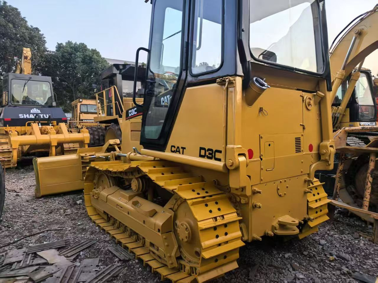 CATERPILLAR D3C - Bulldozer: picture 2 CATERPILLAR D3C - Bulldozer: picture 2
