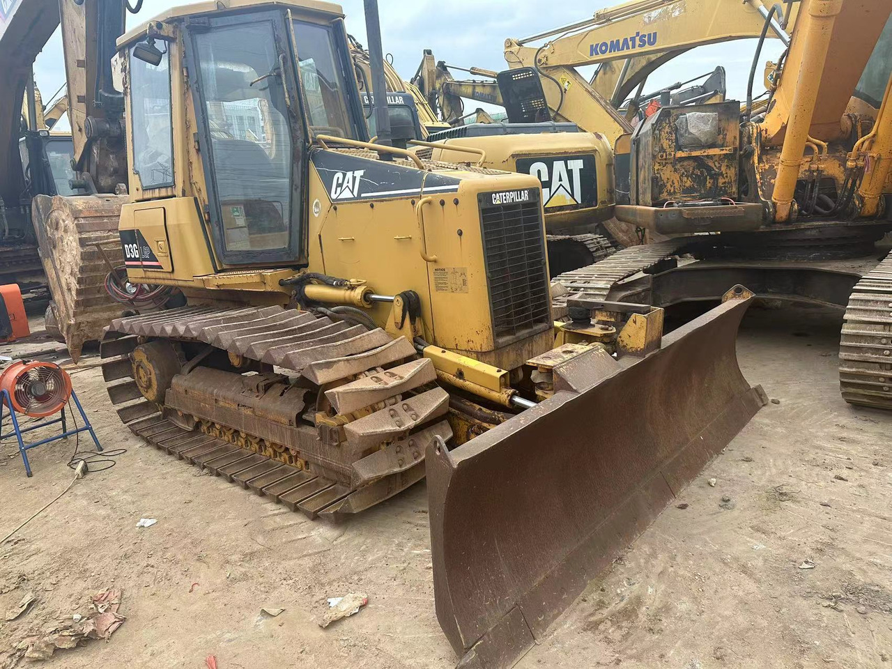 CATERPILLAR D3G - Bulldozer: picture 1 CATERPILLAR D3G - Bulldozer: picture 1