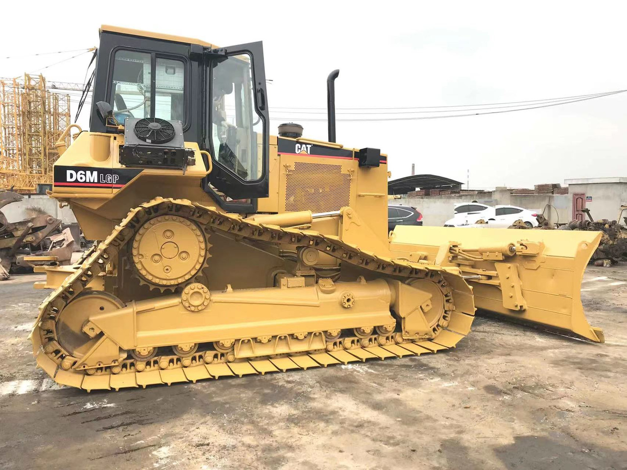 CATERPILLAR D6M - Bulldozer: picture 2 CATERPILLAR D6M - Bulldozer: picture 2