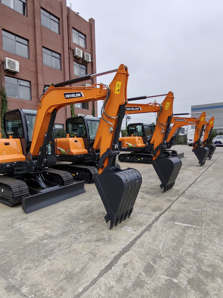 DOOSAN DX60E-10N - Crawler excavator: picture 1 DOOSAN DX60E-10N - Crawler excavator: picture 1