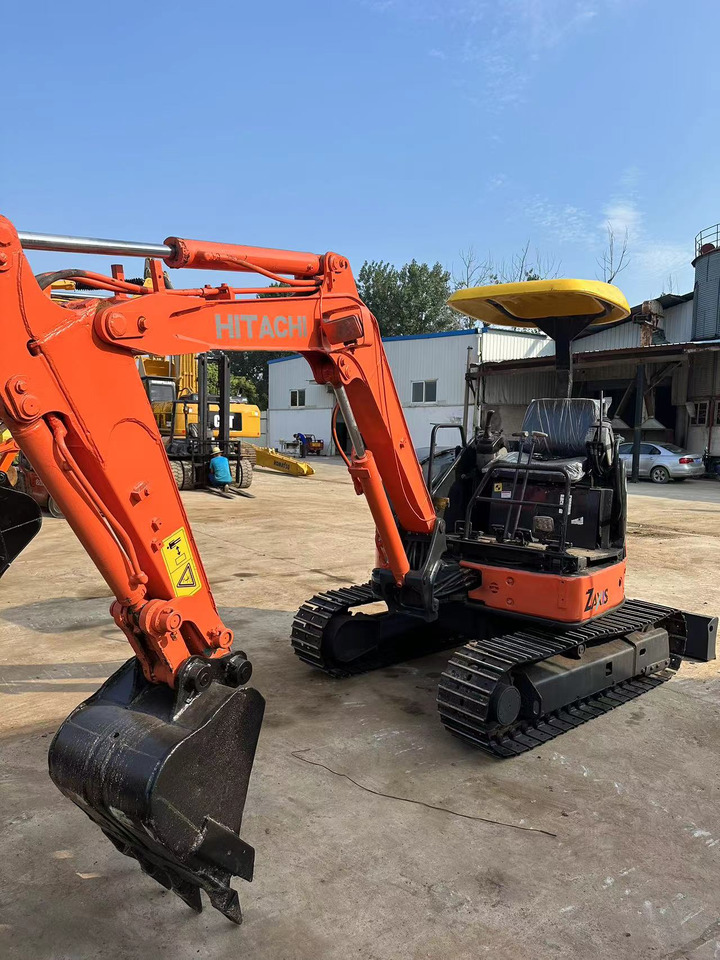 HITACHI ZX30 - Crawler excavator: picture 3 HITACHI ZX30 - Crawler excavator: picture 3