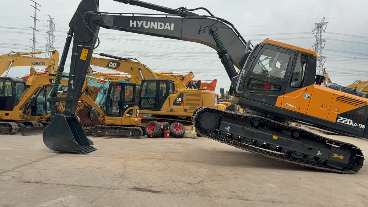 HYUNDAI R220LC-9S - Crawler excavator: picture 5 HYUNDAI R220LC-9S - Crawler excavator: picture 5