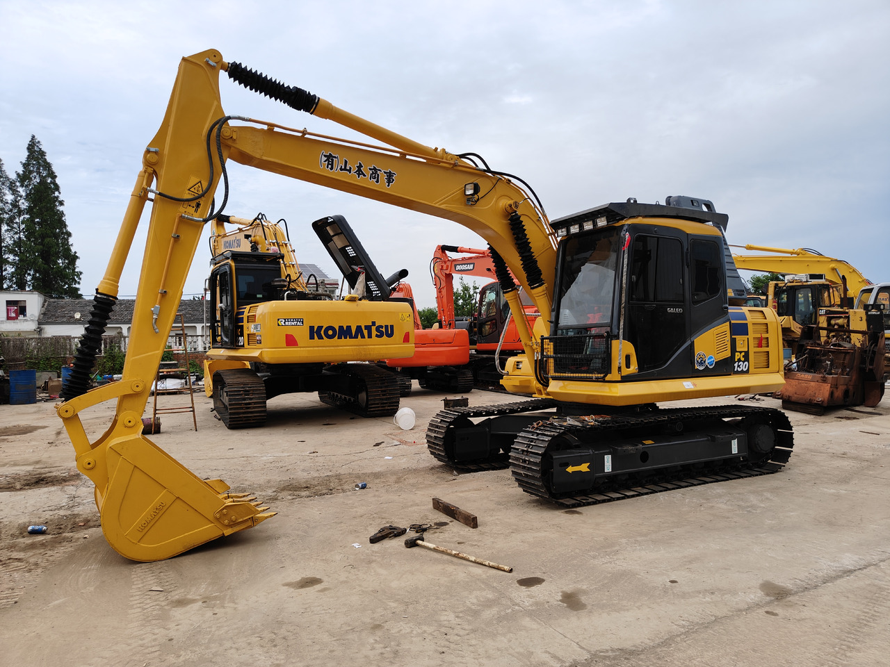 KOMATSU PC130-7 - Crawler excavator: picture 5 KOMATSU PC130-7 - Crawler excavator: picture 5