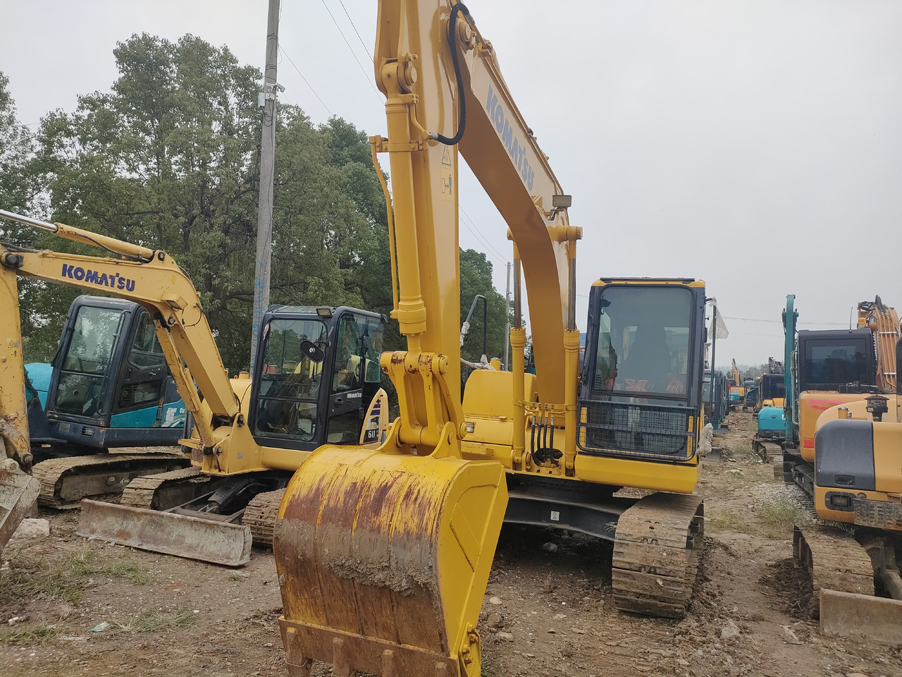 KOMATSU PC130-7 - Wheel excavator: picture 3 KOMATSU PC130-7 - Wheel excavator: picture 3