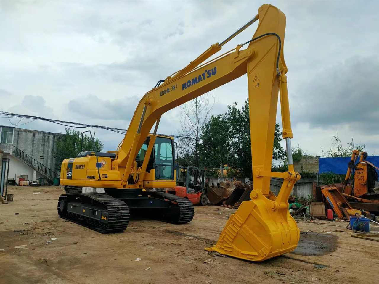 KOMATSU PC220-7 - Crawler excavator: picture 4 KOMATSU PC220-7 - Crawler excavator: picture 4