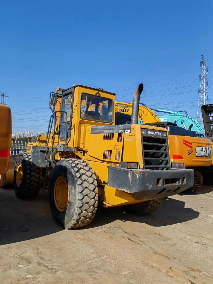 KOMATSU WA320-3 - Wheel loader: picture 1 KOMATSU WA320-3 - Wheel loader: picture 1