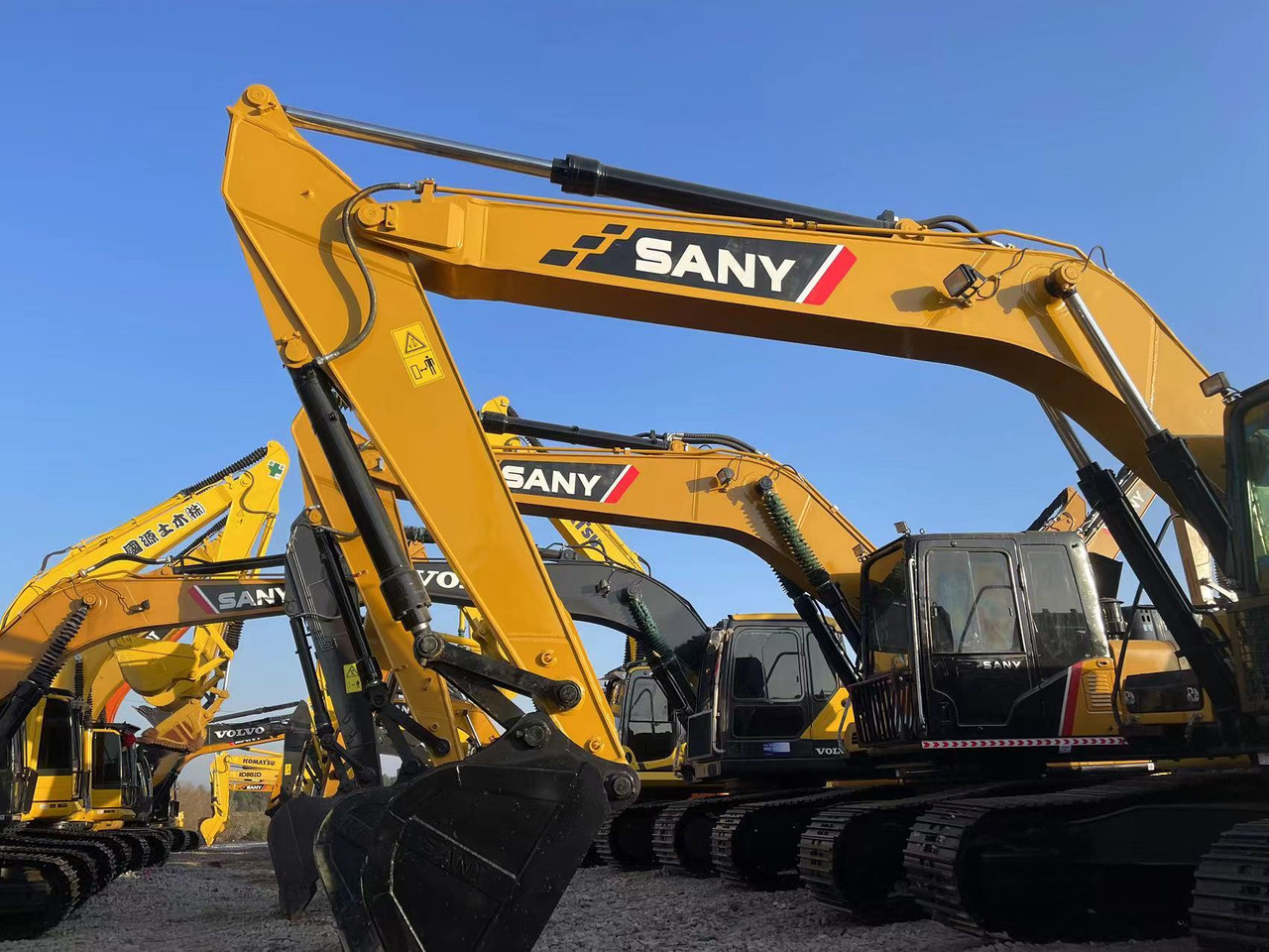 SANY SY235C - Crawler excavator: picture 2 SANY SY235C - Crawler excavator: picture 2