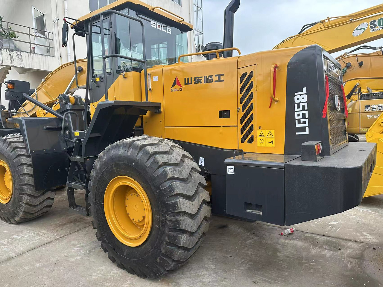 SDLG LG958F - Wheel loader: picture 1 SDLG LG958F - Wheel loader: picture 1