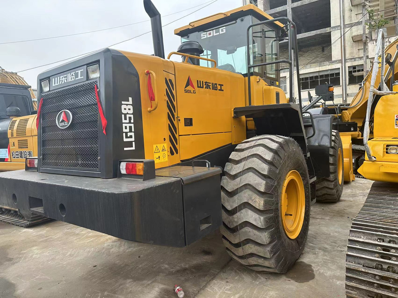 SDLG LG958F - Wheel loader: picture 4 SDLG LG958F - Wheel loader: picture 4