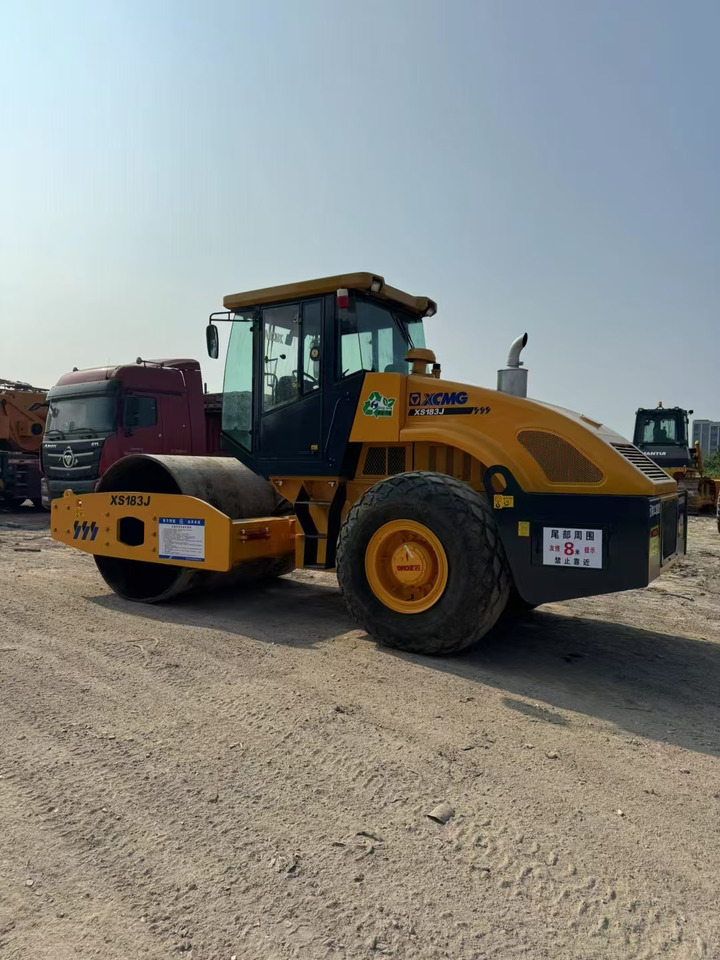 XCMG XS183J - Road roller: picture 2 XCMG XS183J - Road roller: picture 2