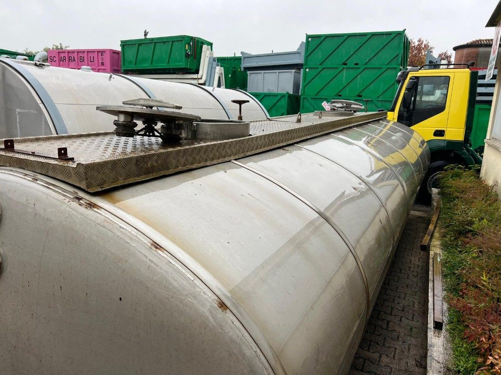 CISTERNA USATA NON SCARRABILE IN ACCIAIO INOX - Tank container: picture 4 CISTERNA USATA NON SCARRABILE IN ACCIAIO INOX - Tank container: picture 4