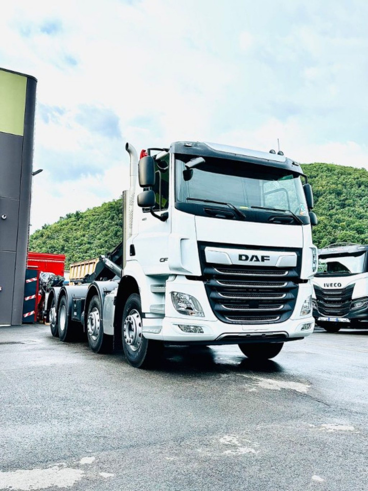 DAF CF85 NUOVO SCARRABILE - Hook lift truck: picture 1 DAF CF85 NUOVO SCARRABILE - Hook lift truck: picture 1