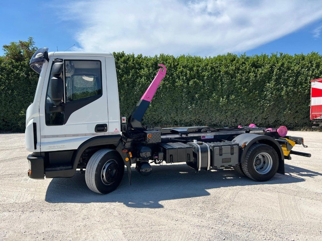 IVECO 120EL18 SCARRABILE - Hook lift truck: picture 3 IVECO 120EL18 SCARRABILE - Hook lift truck: picture 3