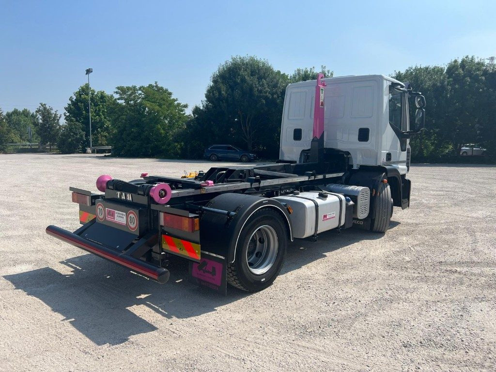 IVECO EUROCARGO 140E25 SCARRABILE - Hook lift truck: picture 5 IVECO EUROCARGO 140E25 SCARRABILE - Hook lift truck: picture 5
