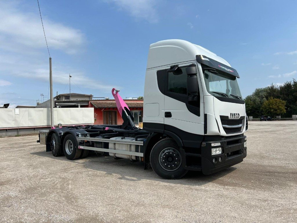 IVECO STRALIS 510 SCARRABILE - Hook lift truck: picture 3 IVECO STRALIS 510 SCARRABILE - Hook lift truck: picture 3
