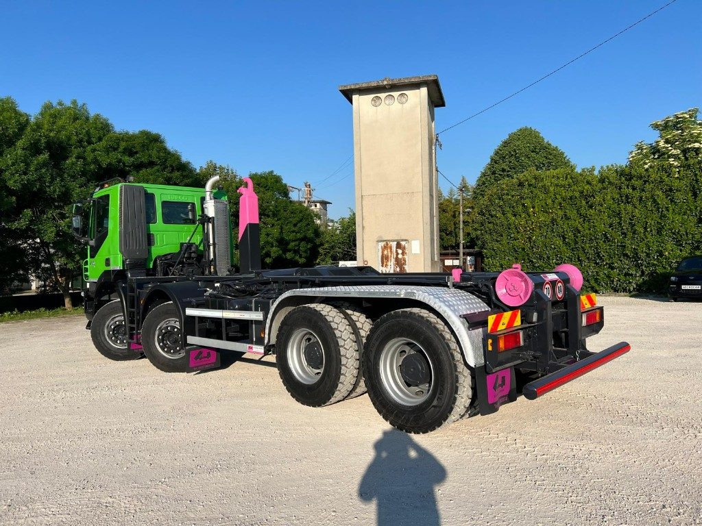 IVECO TRAKKER 450 SCARRABILE - Hook lift truck: picture 4 IVECO TRAKKER 450 SCARRABILE - Hook lift truck: picture 4