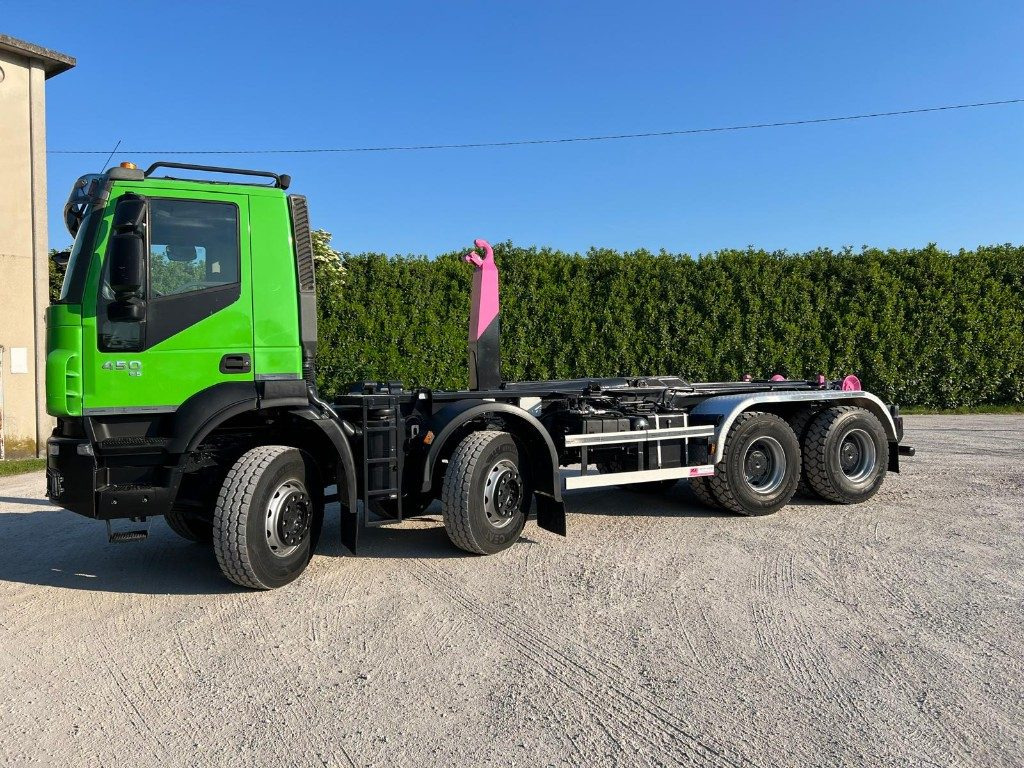 IVECO TRAKKER 450 SCARRABILE - Hook lift truck: picture 3 IVECO TRAKKER 450 SCARRABILE - Hook lift truck: picture 3