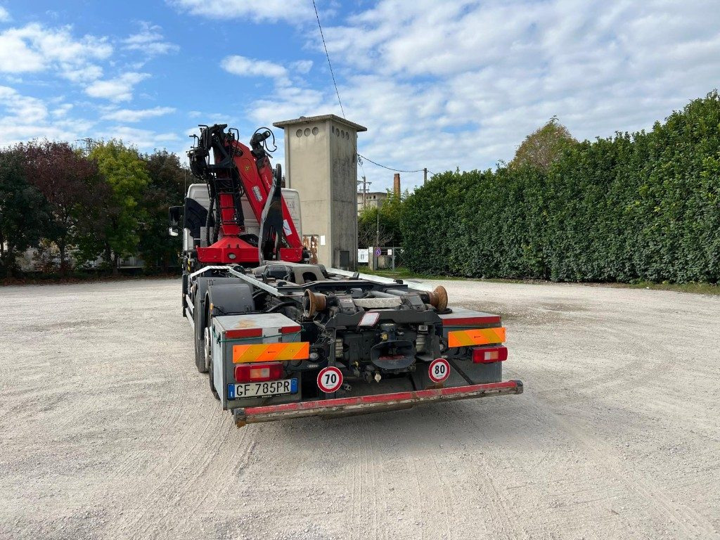 VOLVO FM11.450 SCARRABILE CON GRU - Hook lift truck: picture 4 VOLVO FM11.450 SCARRABILE CON GRU - Hook lift truck: picture 4