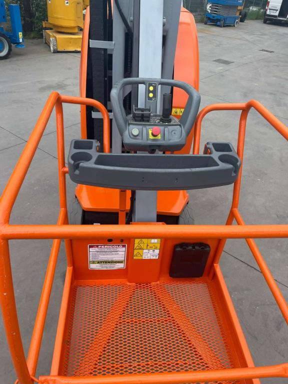 JLG TOUCAN 10E - Vertical mast lift: picture 4 JLG TOUCAN 10E - Vertical mast lift: picture 4