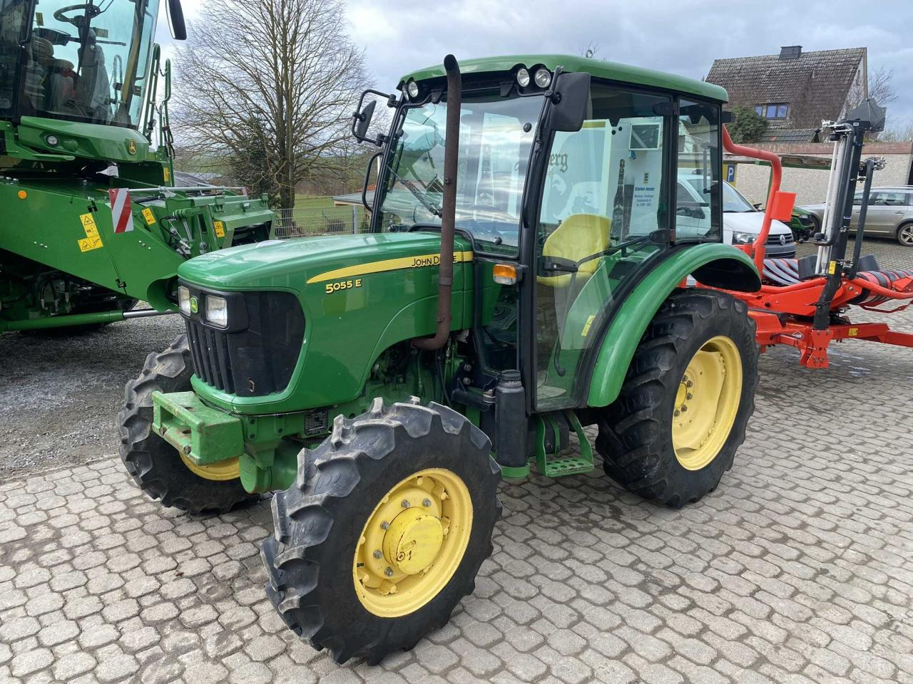 John Deere 5055E - Farm tractor: picture 2 John Deere 5055E - Farm tractor: picture 2