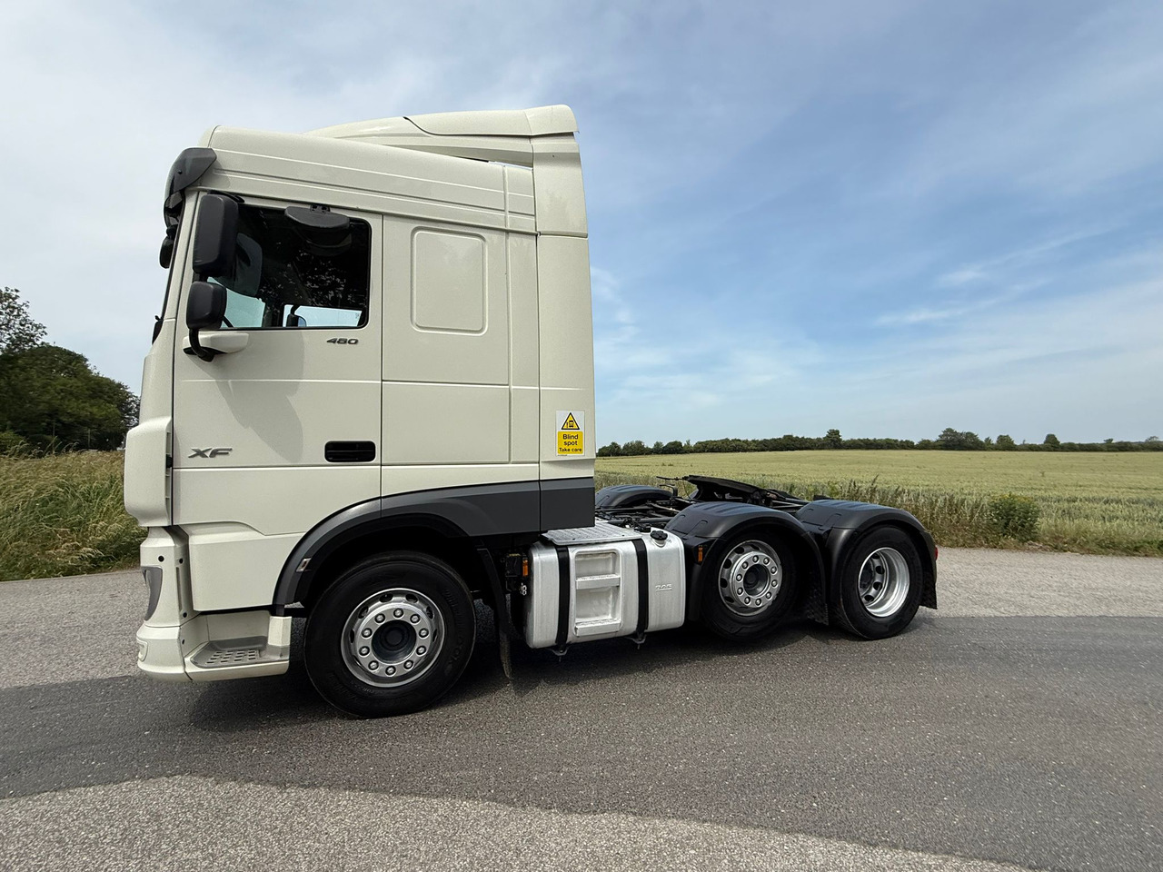 DAF XF 105 480 RHD leasing DAF XF 105 480 RHD: picture 9