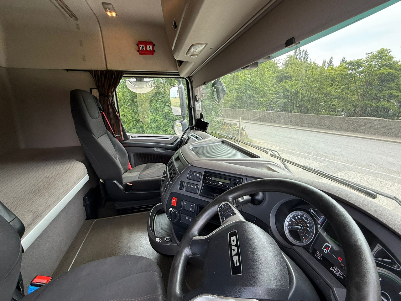 DAF XF 105 480 RHD leasing DAF XF 105 480 RHD: picture 22