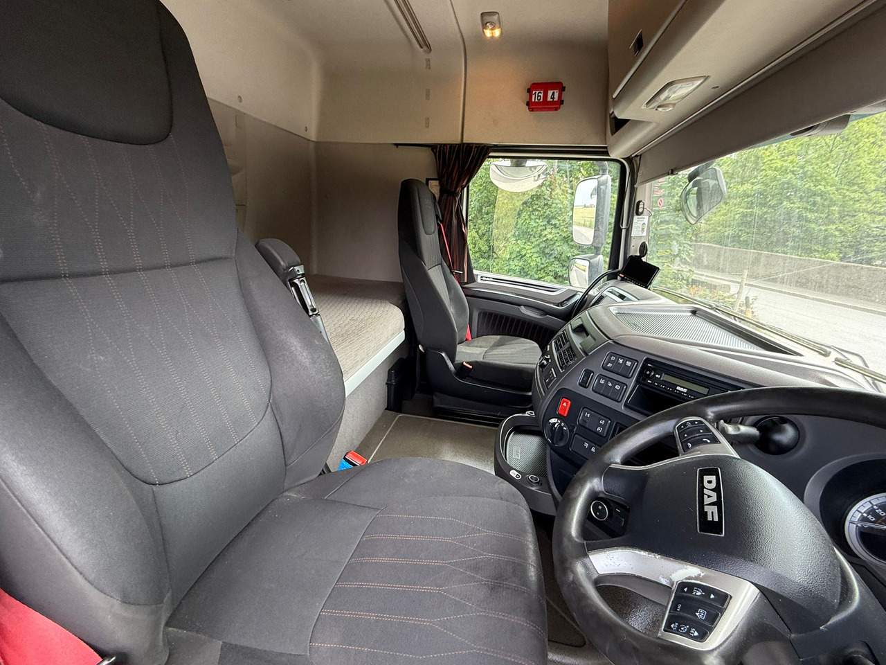 DAF XF 105 480 RHD leasing DAF XF 105 480 RHD: picture 19