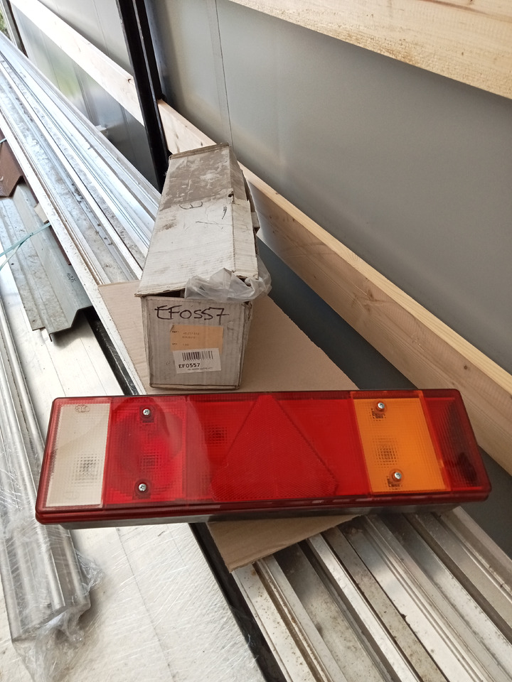 Vignal FEU ARRIERE GAUCHE LC7T - Tail light: picture 1 Vignal FEU ARRIERE GAUCHE LC7T - Tail light: picture 1