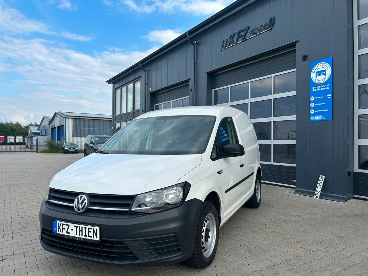 Volkswagen Caddy Kasten | Klima, Navi - Passenger van: picture 1 Volkswagen Caddy Kasten | Klima, Navi - Passenger van: picture 1