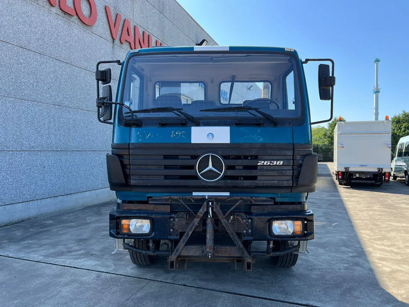 Mercedes-Benz SK 2638 V8 Ex-politie voertuig - Hook lift truck: picture 2 Mercedes-Benz SK 2638 V8 Ex-politie voertuig - Hook lift truck: picture 2