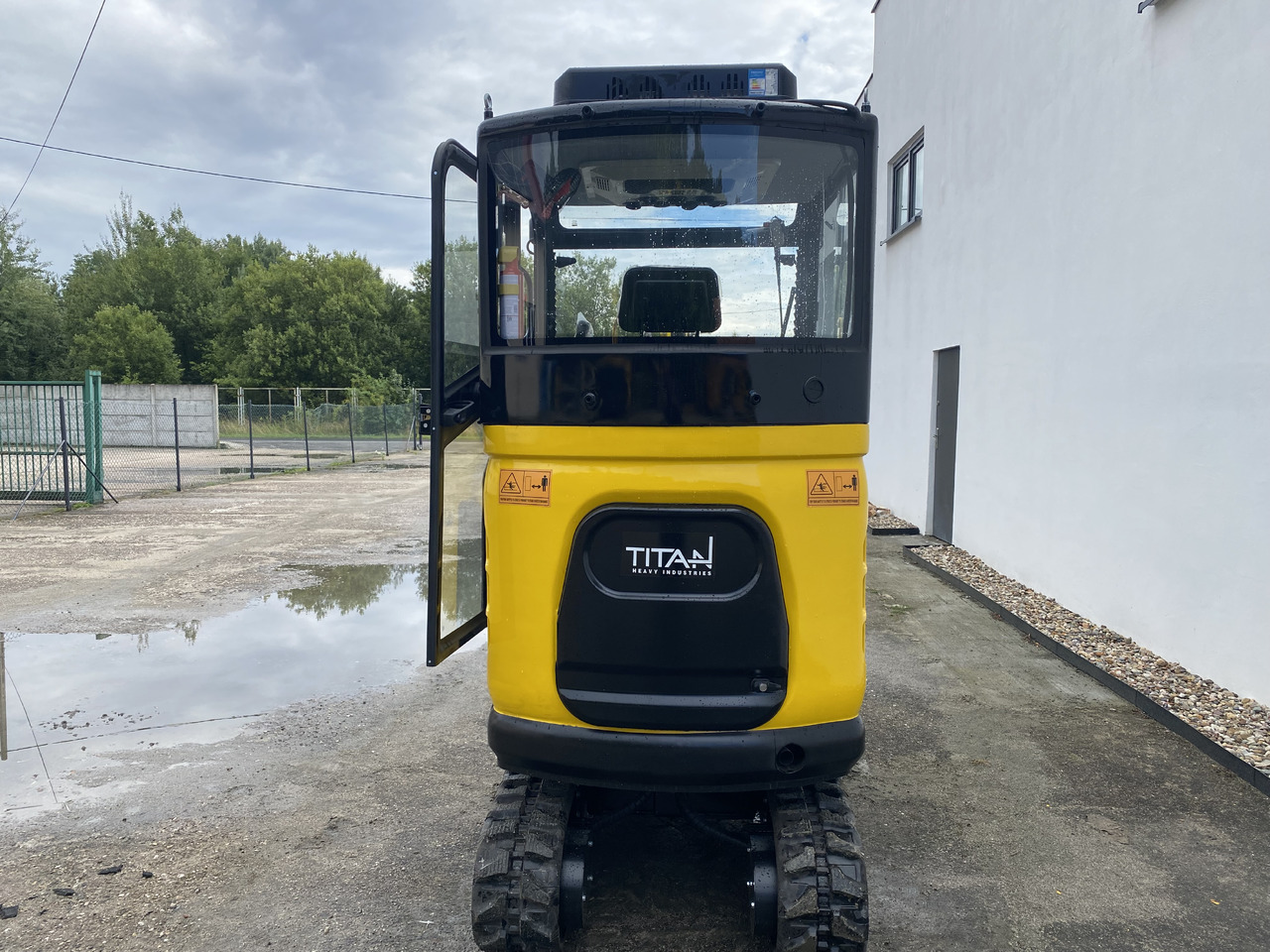 TITAN TE25 - Mini excavator: picture 3 TITAN TE25 - Mini excavator: picture 3
