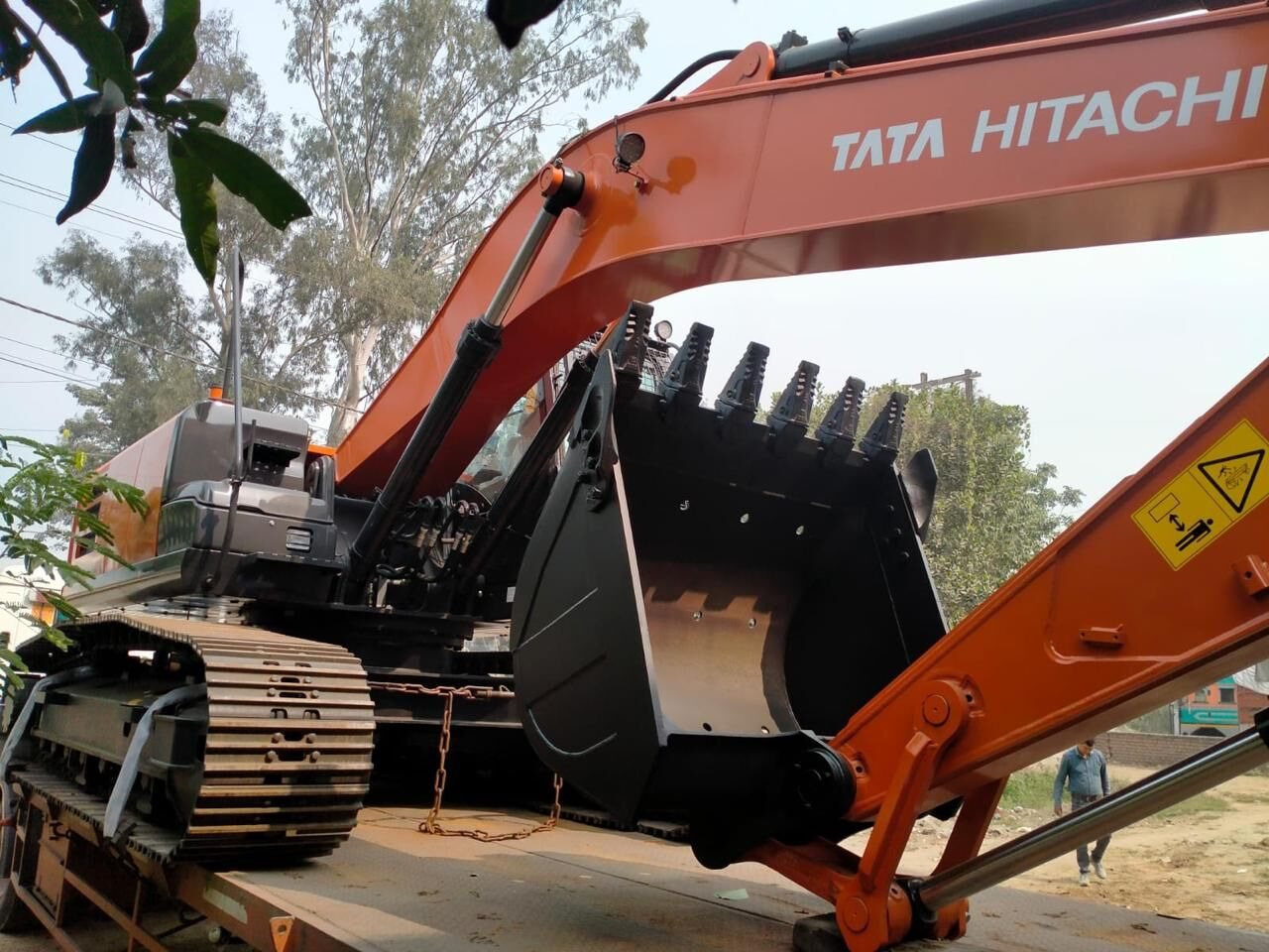 New Hitachi ZX220 LC tracked excavator leasing New Hitachi ZX220 LC tracked excavator: picture 6