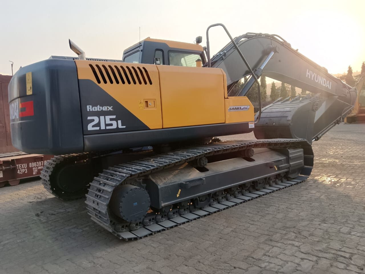 New Hyundai R215L tracked excavator - Crawler excavator: picture 1 New Hyundai R215L tracked excavator - Crawler excavator: picture 1