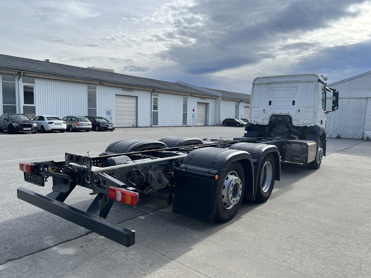 MERCEDES-BENZ Antos 25 40 | Standheizung | Klima | Liftachse - Cab chassis truck: picture 3 MERCEDES-BENZ Antos 25 40 | Standheizung | Klima | Liftachse - Cab chassis truck: picture 3