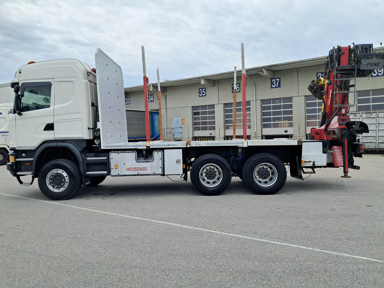 SCANIA G 490 6x6 Blatt-Blatt | Klima | Schaltgetriebe | Euro 6 | Penz-Kran 12Z | - Log truck, Crane truck: picture 4 SCANIA G 490 6x6 Blatt-Blatt | Klima | Schaltgetriebe | Euro 6 | Penz-Kran 12Z | - Log truck, Crane truck: picture 4