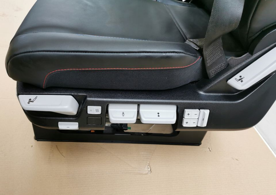 FOTEL KIEROWCY RANAULT RANGE T GAMA NOWY ORYGINAŁ - Seat for Truck: picture 3 FOTEL KIEROWCY RANAULT RANGE T GAMA NOWY ORYGINAŁ - Seat for Truck: picture 3