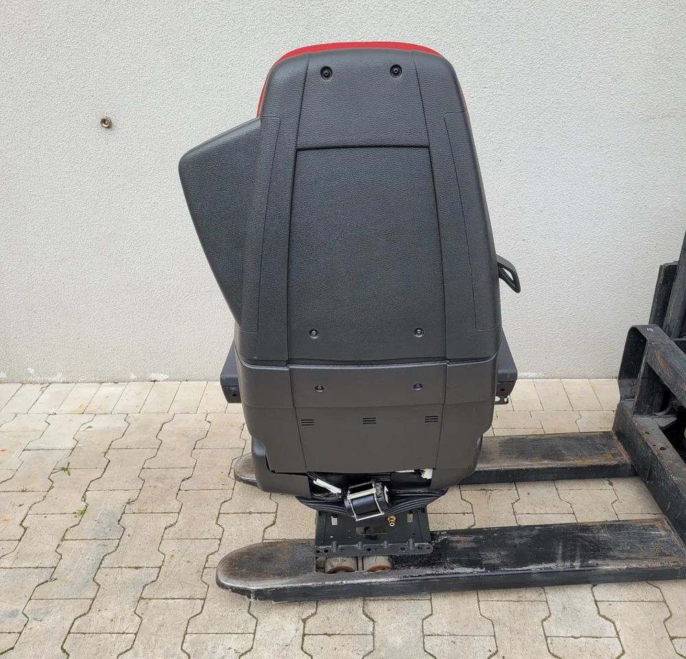 FOTEL KIEROWCY VOLVO FH4 ORYGINAŁ CHWALIM116 - Seat for Truck: picture 5 FOTEL KIEROWCY VOLVO FH4 ORYGINAŁ CHWALIM116 - Seat for Truck: picture 5