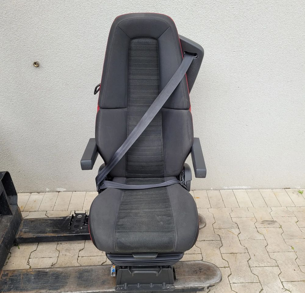FOTEL KIEROWCY VOLVO FH4 ORYGINAŁ CHWALIM116 - Seat for Truck: picture 1 FOTEL KIEROWCY VOLVO FH4 ORYGINAŁ CHWALIM116 - Seat for Truck: picture 1