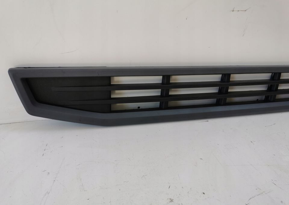 GRILL ATRAPA ŁAWKA VOLVO FH4 82208512 ORYGINAŁ - Hood: picture 3 GRILL ATRAPA ŁAWKA VOLVO FH4 82208512 ORYGINAŁ - Hood: picture 3