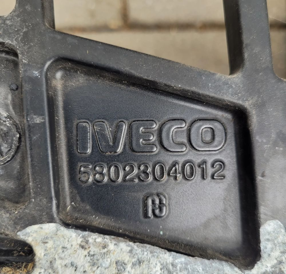 GRILL ŁAWKA MOCOWANIE IVECO S WAY 5802304012 CHWALIM116 - Body and exterior for Truck: picture 2 GRILL ŁAWKA MOCOWANIE IVECO S WAY 5802304012 CHWALIM116 - Body and exterior for Truck: picture 2