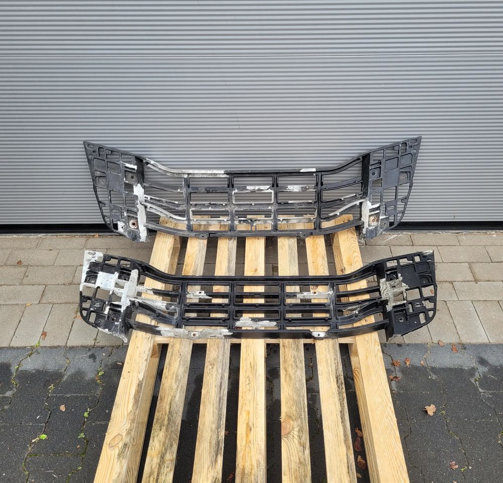 GRILL ŁAWKA MOCOWANIE IVECO S WAY 5802304012 CHWALIM116 - Body and exterior for Truck: picture 1 GRILL ŁAWKA MOCOWANIE IVECO S WAY 5802304012 CHWALIM116 - Body and exterior for Truck: picture 1