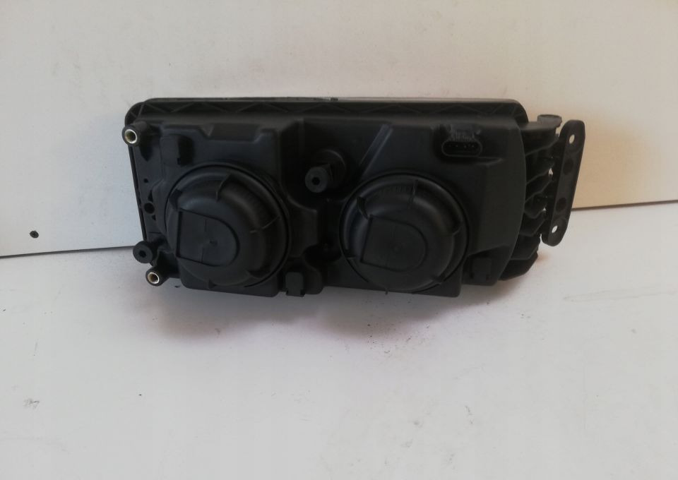 LAMPA IVECO EUROCARGO STRALIS NOWA LIFT LEWA - Headlight: picture 2 LAMPA IVECO EUROCARGO STRALIS NOWA LIFT LEWA - Headlight: picture 2
