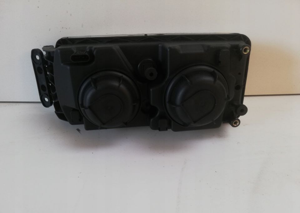 LAMPA IVECO EUROCARGO STRALIS NOWA LIFT RH - Headlight: picture 2 LAMPA IVECO EUROCARGO STRALIS NOWA LIFT RH - Headlight: picture 2