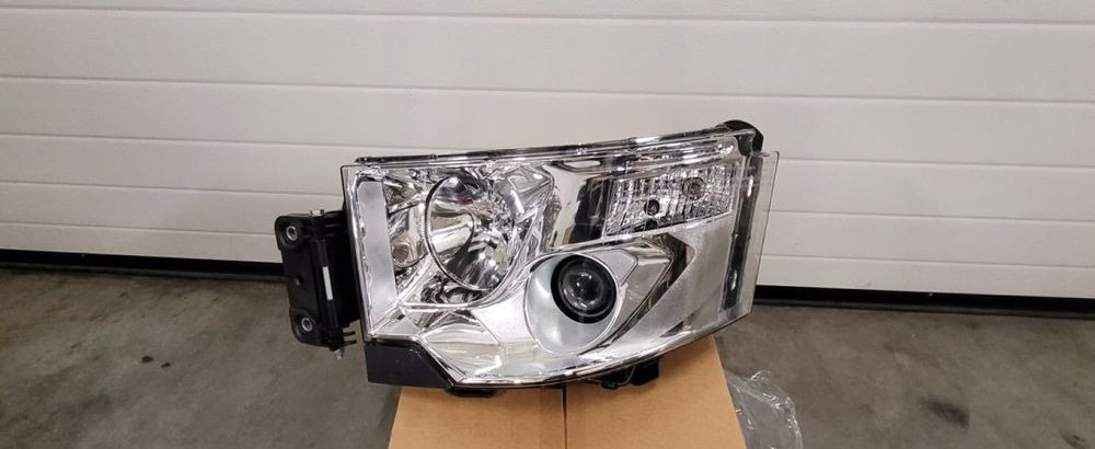 LAMPA RENAULT RANGE T NOWY ORYGINAŁ LEWA - Headlight for Truck: picture 1 LAMPA RENAULT RANGE T NOWY ORYGINAŁ LEWA - Headlight for Truck: picture 1