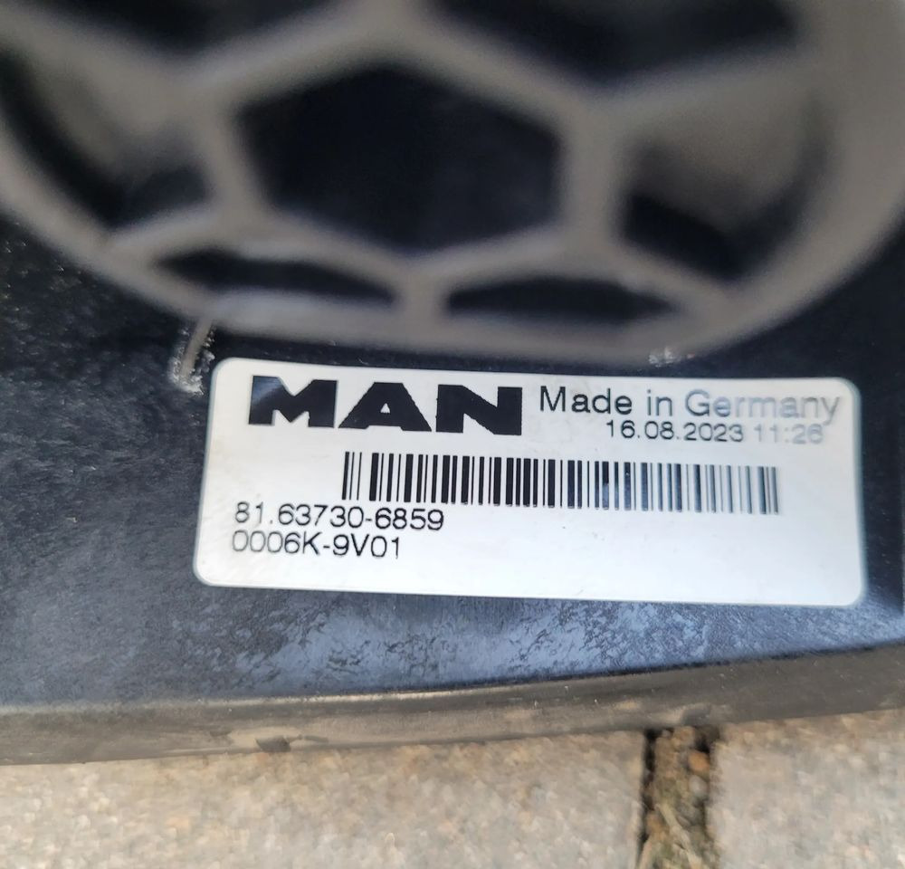 LUSTERKO MAN TG3 TGX NM.LEWE ORYGINAŁ 81.63730-6859 CHWALIM116 - Body and exterior for Truck: picture 3 LUSTERKO MAN TG3 TGX NM.LEWE ORYGINAŁ 81.63730-6859 CHWALIM116 - Body and exterior for Truck: picture 3