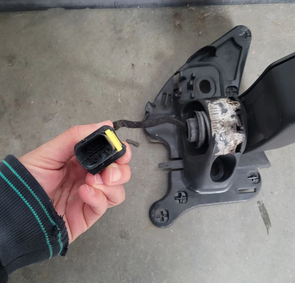 LUSTERKO VOLVO FH4 FH5 RH ORYGINAŁ CHWALIM116 - Rear view mirror for Truck: picture 3 LUSTERKO VOLVO FH4 FH5 RH ORYGINAŁ CHWALIM116 - Rear view mirror for Truck: picture 3