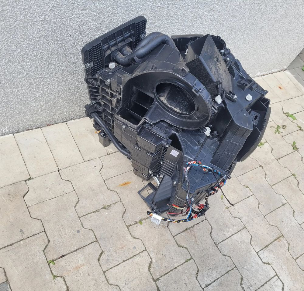 OBUDOWA NAGRZEWNICY NAGRZEWNICA DAF XF 106 LIFT 2255994 ORYGINAŁ CHWALIM116 - Heating/ Ventilation for Truck: picture 2 OBUDOWA NAGRZEWNICY NAGRZEWNICA DAF XF 106 LIFT 2255994 ORYGINAŁ CHWALIM116 - Heating/ Ventilation for Truck: picture 2